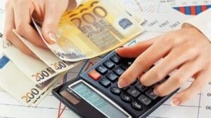 Εφορία: Το μισό ΑΕΠ της χώρας χρωστούν 8.517 μεγαλοοφειλέτες – Αυξήθηκαν τα χρέη μεταξύ 50 και 500 ευρώ Ειδήσεις,γεωστρατηγική ενημέρωση,Αναλύσεις