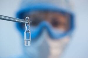Η ΕΕ «νίπτει τας χείρας της» για την τρίτη δόση του εμβολίου: «Όποιος έχει παρενέργειες την ευθύνη θα την έχει το κράτος» Ειδήσεις,γεωστρατηγική ενημέρωση,Αναλύσεις
