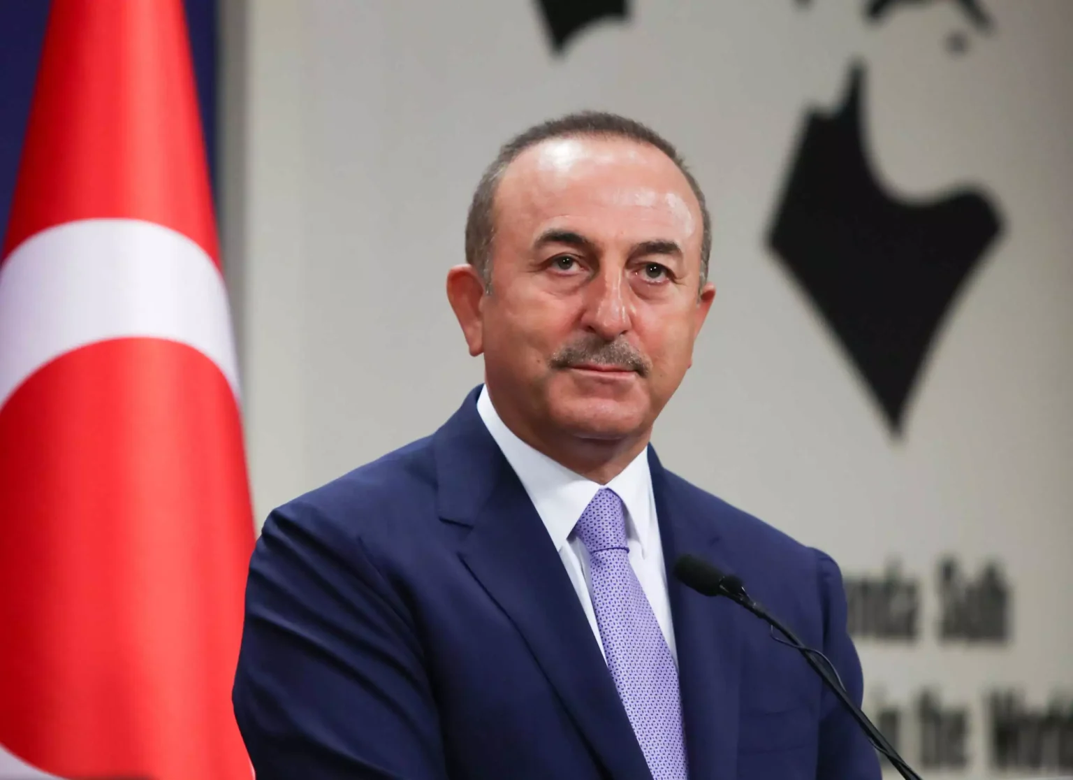 Τσαβούσογλου: Η Τουρκία δεν μπορεί να αναλάβει το βάρος ενός νέου μεταναστευτικού κύματος