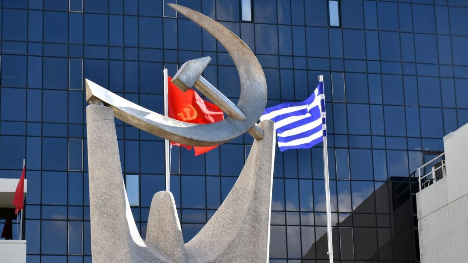Αγώνας κατά των αναστολών για πλήρη εμβολιασμό και ενίσχυση του δημόσιου συστήματος Υγείας