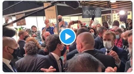 Επίθεση με αυγό – Δέχθηκε ο πρόεδρος της Γαλλίας, Εμανουέλ Μακρόν στη Λιόν