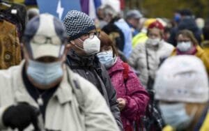 Αλλάζουν όλα στη διαχείριση της πανδημίας – Ποια θα είναι τα προνόμια των εμβολιασμένων Ροή Ειδήσεων