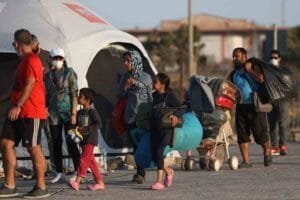 Μνημόνιο για την ένταξη των αιτούντων άσυλο στην ελληνική κοινωνία υπέγραψε το Υπ. Μετανάστευσης Ροή Ειδήσεων