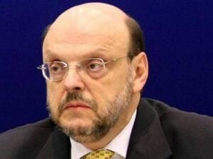 Ο Ε.Αντώναρος «σφάζει με το γάντι» την κυβέρνηση: «Δεν μας λέει καθημερινά πόσοι εμβολιασμένοι έχασαν τη ζωή τους» Ροή Ειδήσεων