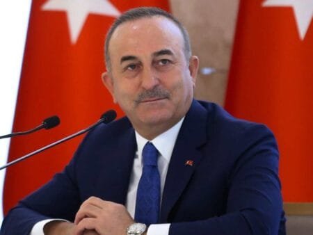 Τσαβούσογλου: Ανοιχτό άφησε το ενδεχόμενο να κηρυχθεί ΑΟΖ στην τουρκική υφαλοκρηπίδα