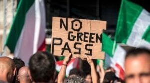 Η ιταλική αστυνομία προχώρησε σήμερα σε κύμα συλλήψεων αντιεμβολιαστών Ροή Ειδήσεων