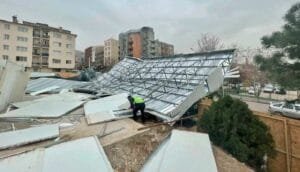 Κωνσταντινούπολη: Τέσσερις νεκροί και 19 τραυματίες από τους θυελλώδεις ανέμους Ροή Ειδήσεων