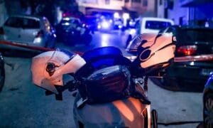 Νίκαια: Άγνωστοι άνοιξαν πυρ μέσα από αυτοκίνητο σε πρατήριο υγρών καυσίμων Ροή Ειδήσεων