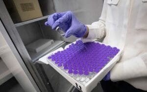 Πόσο κερδίζουν το δευτερόλεπτο Pfizer και Moderna από τα εμβόλια τους κατά του covid-19 Ροή Ειδήσεων