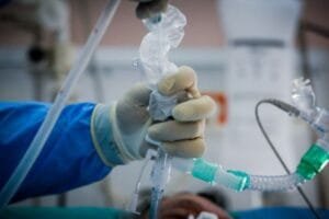 Αδυνατεί να πιστέψει τις δηλώσεις του Κυριάκου Μητσοτάκη για τις ΜΕΘ ο Νίκος Καπραβέλος Ροή Ειδήσεων