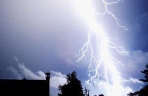 ΕΜΥ: Ισχυρές βροχές και καταιγίδες το διήμερο της Παρασκευής και Σαββάτου Ροή Ειδήσεων