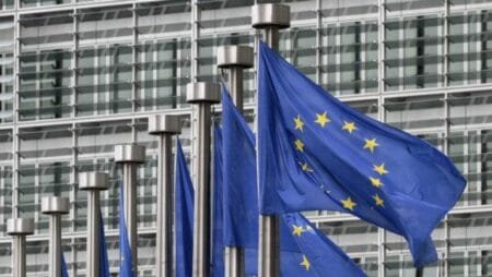 Η Κομισιόν επιβεβαιώνει ότι η ελευθερία του Τύπου στην Ελλάδα κινδυνεύει