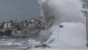 Κακοκαιρία: Συναγερμός σε πολλές περιοχές της Ελλάδας Ροή Ειδήσεων