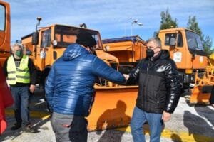 Καμία ευθύνη στο κράτος: Πριν έφταιγε η ΕΜΥ, τώρα «αδειάζουν» τον Πατούλη για το φιάσκο Ροή Ειδήσεων