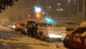Μεσογείων: Ουρές χιλιομέτρων και απίστευτη ταλαιπωρία (Βίντεο) Ροή Ειδήσεων