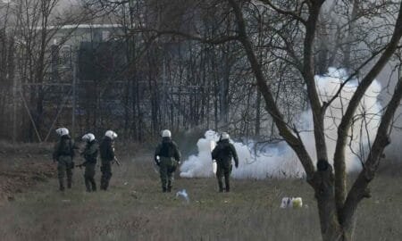 Σοβαρά επεισόδια στον Έβρο: Αψιμαχίες κατοίκων με ΜΑΤ στο Φυλάκιο Ορεστιάδας