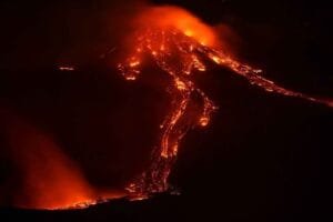 Αίτνα: Νέα έκρηξη… εντυπωσιακές εικόνες από το μεγαλύτερο ηφαίστειο της Ευρώπης Ροή Ειδήσεων