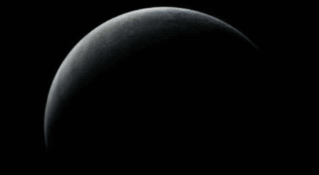 Το Juno της NASA φωτογραφίζει τον Δία όπως δεν μπορούμε να δούμε ποτέ από τη Γη