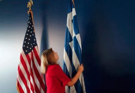 Η Ελλάδα φιλοξενεί περισσότερα αμερικανικά στρατεύματα και αγοράζει ενέργεια από τις ΗΠΑ, απογοητεύοντας τη Ρωσία.