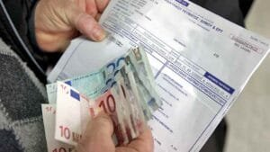 Καταγγελίες πως οι επιδοτήσεις που είχαν ανακοινωθεί τον Ιανουάριο δεν έχουν περάσει στους λογαριασμούς του ρεύματος Ροή Ειδήσεων