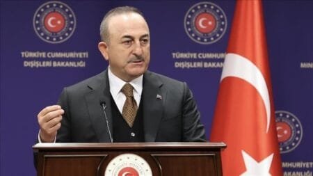 Μεβλούτ Τσαβούσογλου συναντήθηκε στην Κωνσταντινούπολη με τον επικεφαλή της Λιβύης