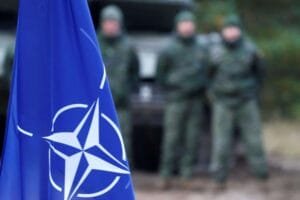 NATO ΓΙΑ Ουκρανία: «100 μαχητικά αεροσκάφη και 120 πλοία σε ετοιμότητα» Ροή Ειδήσεων