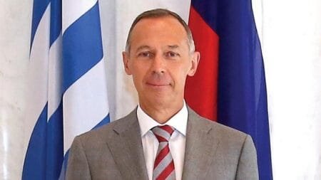 Ρώσος πρέσβης στην Αθήνα: «Πολύ επικίνδυνη» η απόφαση της ελληνικής κυβέρνησης να στείλει όπλα στην Ουκρανία