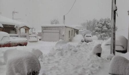 Bόρεια Εύβοια: Το χιόνι ξεπερνά το 1,5 μέτρο – Οι Αρχές βρίσκονται σε συναγερμό.
