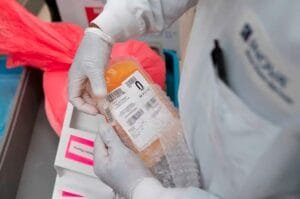 Χρήματα αίματος: Η Ευρώπη παλεύει με το ηθικό δίλημμα υπερπληρώνοντας τους δωρητές για το πλάσμα Ροή Ειδήσεων