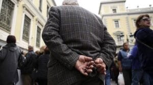 Παναγιώτη Αποστόλου – Οι συνταξιούχοι “επιτίθενται” στην κυβέρνηση διεκδικώντας το δίκιο τους στη Δικαιοσύνη Ροή Ειδήσεων