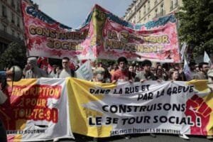 Αφόρητη πίεση στον Macron – Δεκάδες συγκεντρώσεις σε όλη τη Γαλλία, προς καταποντισμό στις βουλευτικές εκλογές (12/6) Ροή Ειδήσεων