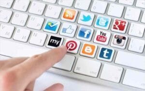 Έρευνα για τους ανθρώπους: Τα social media ισότιμα με τον ηλεκτρισμό και την θέρμανση Ροή Ειδήσεων