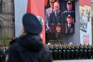 Οι Ουκρανοί αναφέρουν σκληρές μάχες καθώς η Ρωσία σηματοδοτεί τη νίκη του Σοβιετικού Β’ Παγκοσμίου Πολέμου Ροή Ειδήσεων