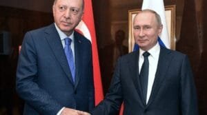 Η Ρωσία είναι έτοιμη να συνεργαστεί με την Τουρκία για την ελεύθερη διαμετακόμιση αγαθών στη Μαύρη Θάλασσα Ροή Ειδήσεων