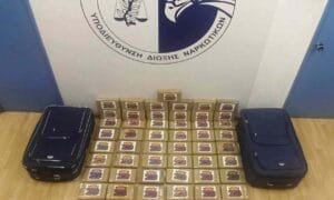 Συνελήφθη Άγγλος στο Λουτράκι με 57 κιλά κοκαΐνη Ροή Ειδήσεων