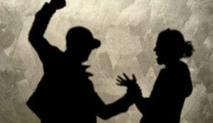 ΒΙΑΙΟΠΡΑΓΙΑ ΚΑΙ ΕΞΥΒΡΙΣΗ ΕΡΓΟΔΟΤΗ ΣΕ ΕΓΚΥΜΟΝΟΥΣΑ ΕΡΓΑΖΟΜΕΝΗ ΣΤΗ ΛΑΡΙΣΑ Ροή Ειδήσεων