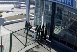 Βίντεο – Ρώσοι στρατιώτες εκτελούν εν ψυχρώ δύο άοπλους Ουκρανούς πολίτες Ροή Ειδήσεων