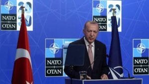 Ερντογάν: Θα θέσει θέμα αποστρατιωτικοποίησης των ελληνικών νησιών στο ΝΑΤΟ Ροή Ειδήσεων