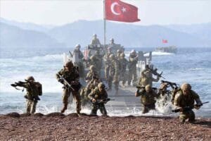 Νότης Μαριάς: Σκηνικό εισβολής σε νησιά του Αιγαίου στήνει ο Ερντογάν Ροή Ειδήσεων