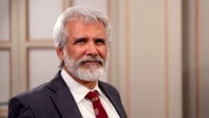 Dr. Robert Malone: Η 4η δόση εμβολίων θα αλλοιώσει το ανοσοποιητικό σύστημα, πιο αδύναμοι οι εμβολιασμένοι Ροή Ειδήσεων