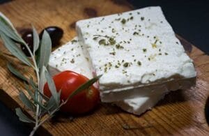 ΦΕΤΑ / FETA: Η λέξη – χρυσάφι παραμένει Ελληνική! Ροή Ειδήσεων