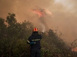 Πύργος: Δύο φωτιές βρίσκονται σε εξέλιξη κοντά στην πόλη του Πύργου Ροή Ειδήσεων