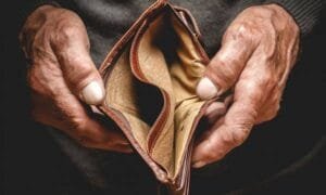 Στο 28,3% του πληθυσμού της χώρας βρίσκεται σε κίνδυνο φτώχειας Ροή Ειδήσεων
