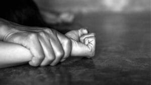 Κόλαση έκανε την ζωή μιας 17χρονης ο 22χρονος σύντροφός της Ροή Ειδήσεων