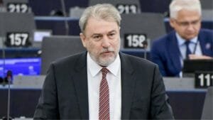 Νότης Μαριάς: Η επιχειρηματική ελίτ του «made in Italy» και ο ρόλος της στην πτώση του Μάριο Ντράγκι Ροή Ειδήσεων