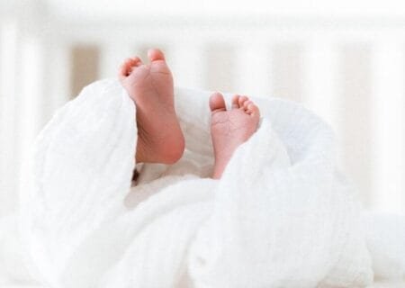 Βρετανία: Πρώτη γέννηση βρέφους με DNA τριών ανθρώπων