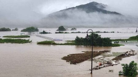 Καταρρακτώδεις βροχές και Πλημμύρες στη Νότια Κορέα