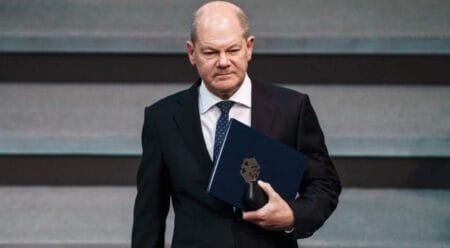 Τι ξέχασαν να πουν στον Σόλτς Μητσοτάκης και Ανδρουλάκης;