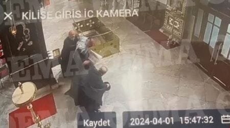 Κωνσταντινούπολη: Αρχιμανδρίτης γρονθοκόπησε τον Μητροπολίτη Κυδωνίων Αθηναγόρα μέσα στον ναό