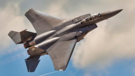 S-300: Το σύστημα αεράμυνας που κατασκευάστηκε για να επιτίθεται σε μαχητικά και βομβαρδιστικά του ΝΑΤΟ